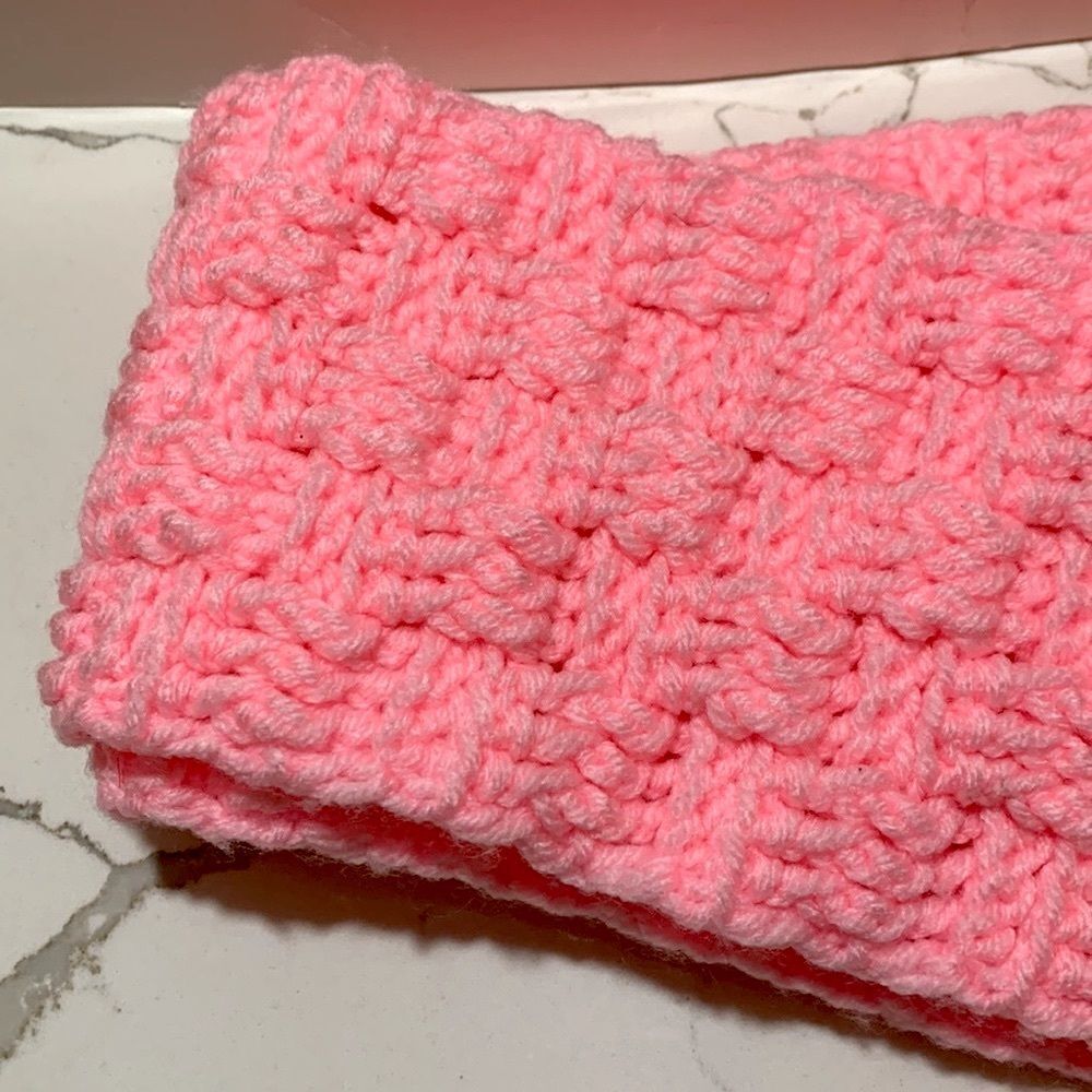 Handmade Women’s Girls Hand Knit Thick Pink Winter Scarf - Picture 2 of 5